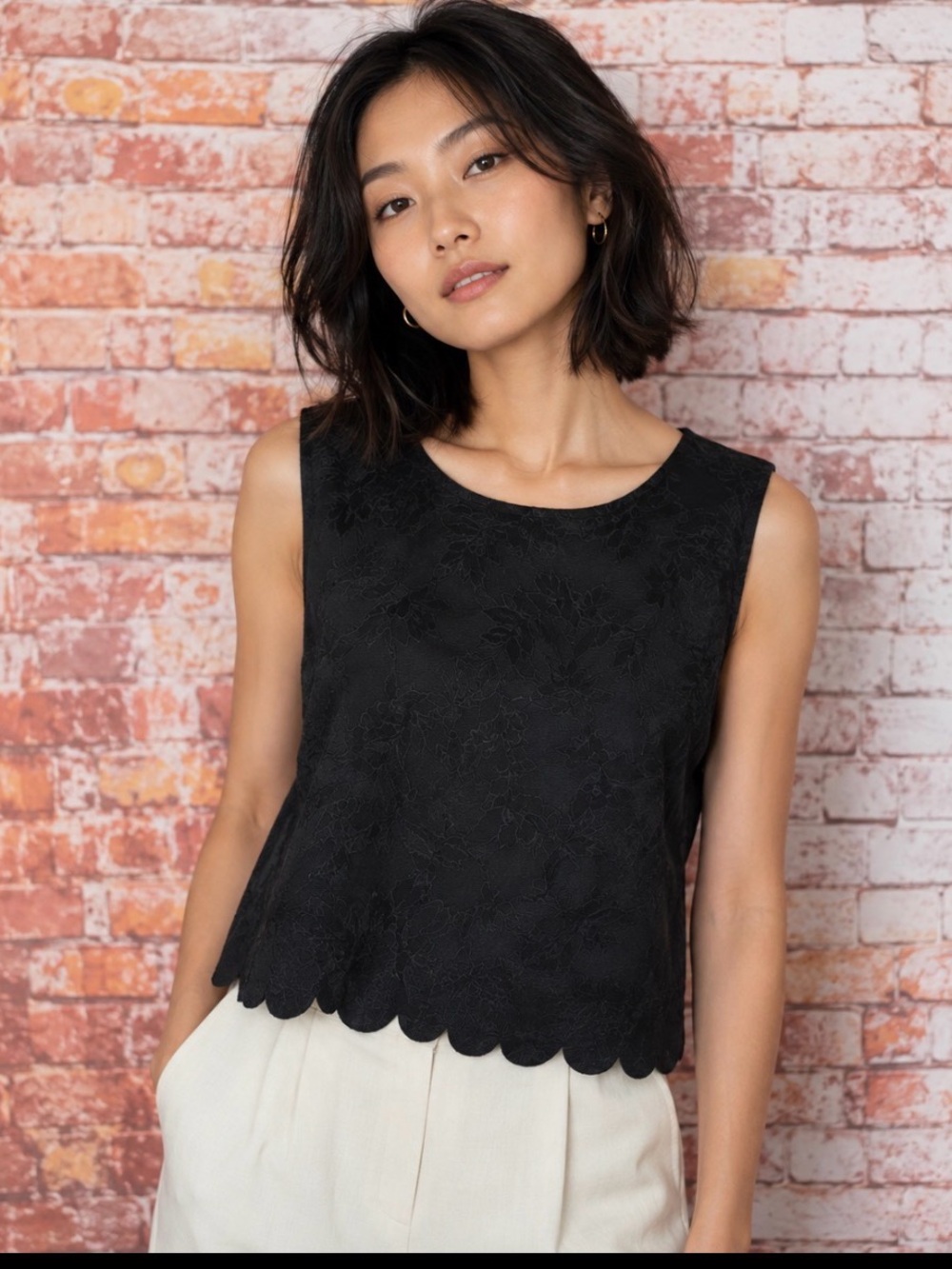 Covington Solid Black Sleeveless Jacquard Keyhole Blouse